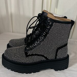 NIB Gianni Bini Non-Stop Studded Chunky Lug Sole Platform Booties, 8M